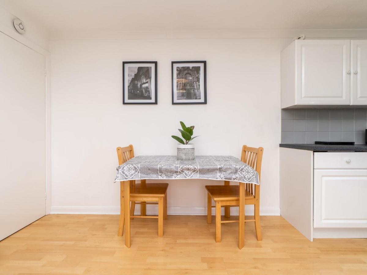 Apartamento Pass The Keys One Bed Flat With Stunning Views And Free Parking Bath Exterior foto