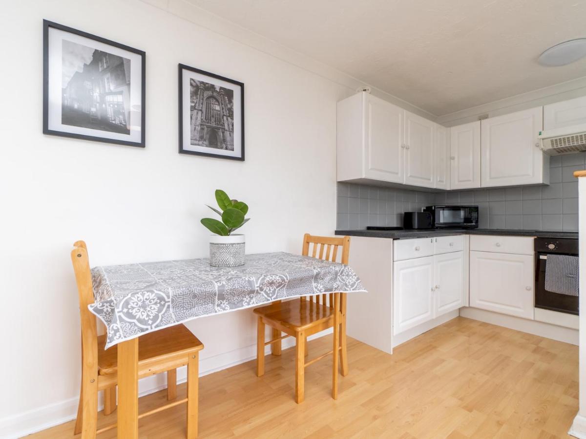 Apartamento Pass The Keys One Bed Flat With Stunning Views And Free Parking Bath Exterior foto